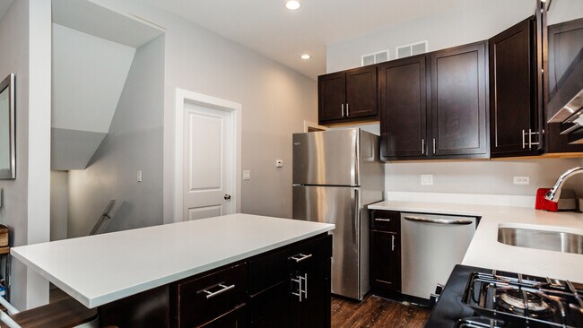 Photo - 1922 N Rockwell St Unidad 1