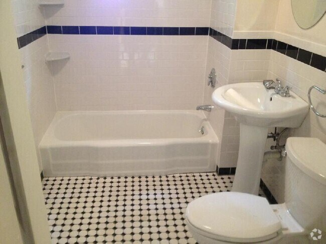 Building Photo - 62 Bedford St Unit 1 Rental