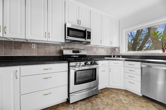 Building Photo - 3822 W St NW