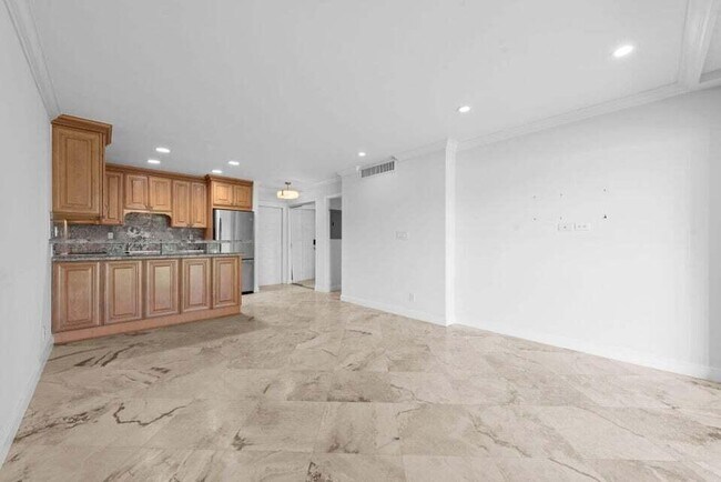 Photo - 451 Greensward Ln Unidad 201-B