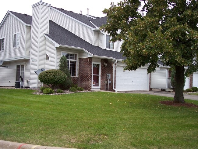 Building Photo - 4305 Merrimac Ln Unit 14