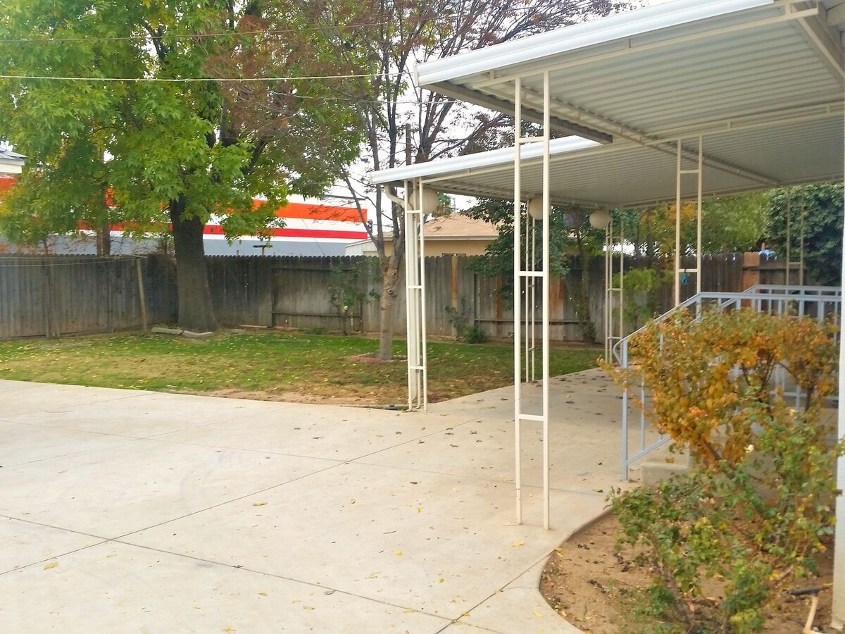 Charming 3 Bed 1 Bath House - Charming 3 Bed 1 Bath House