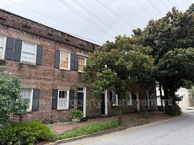 Building Photo - 240 Price St Rental