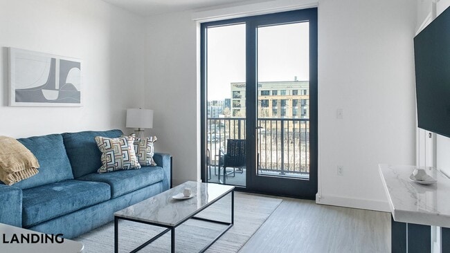 Photo - 1007 S Mint St Unidad 716