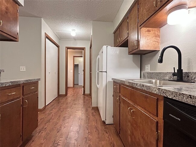 Photo - 1650 N Sang Ave Unidad 203