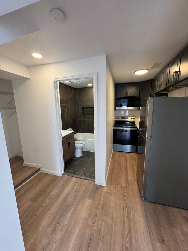 Photo - 839 S Jackson St Unit 4