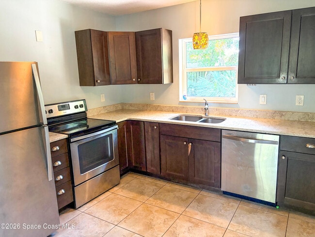 Photo - 423 Oleander Ln