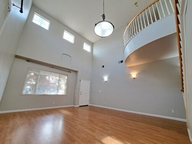 3012 Bergamo Ct