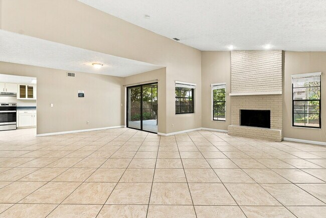 1902 Lake Platt Ln