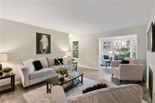 Photo - 901 Country Park Dr