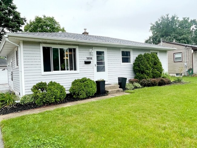Building Photo - 3656 Wedgewood Dr SW Rental