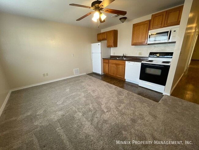 Photo - 1400 5th Ave Unidad B