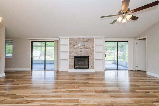 Photo - 5811 Silvermoon Ave