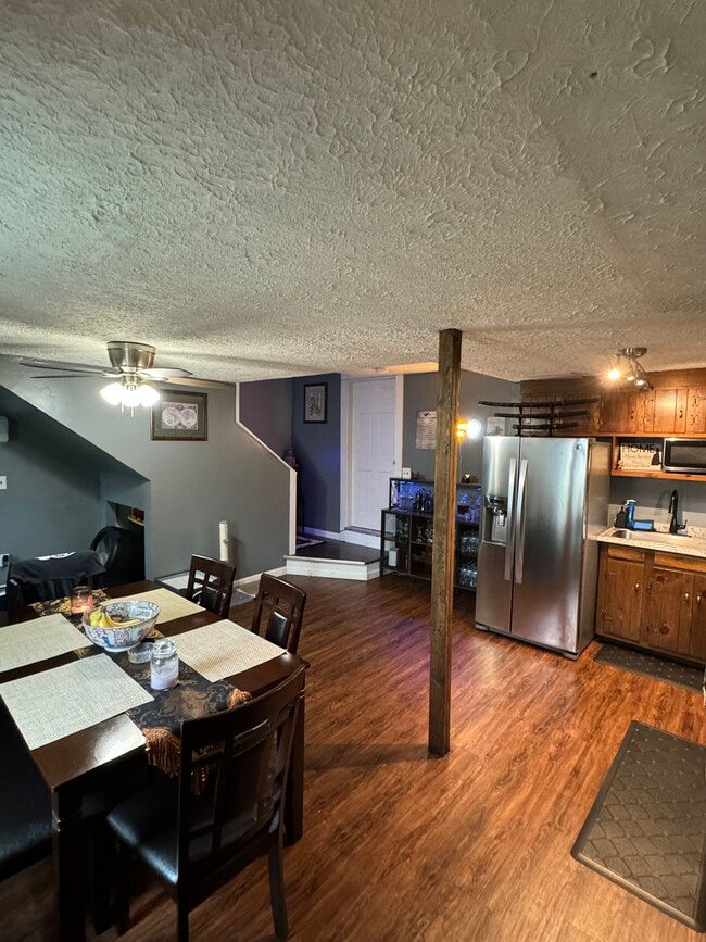 Building Photo - 37 Dutton St Unit 37 Dutton St Manchester Rental