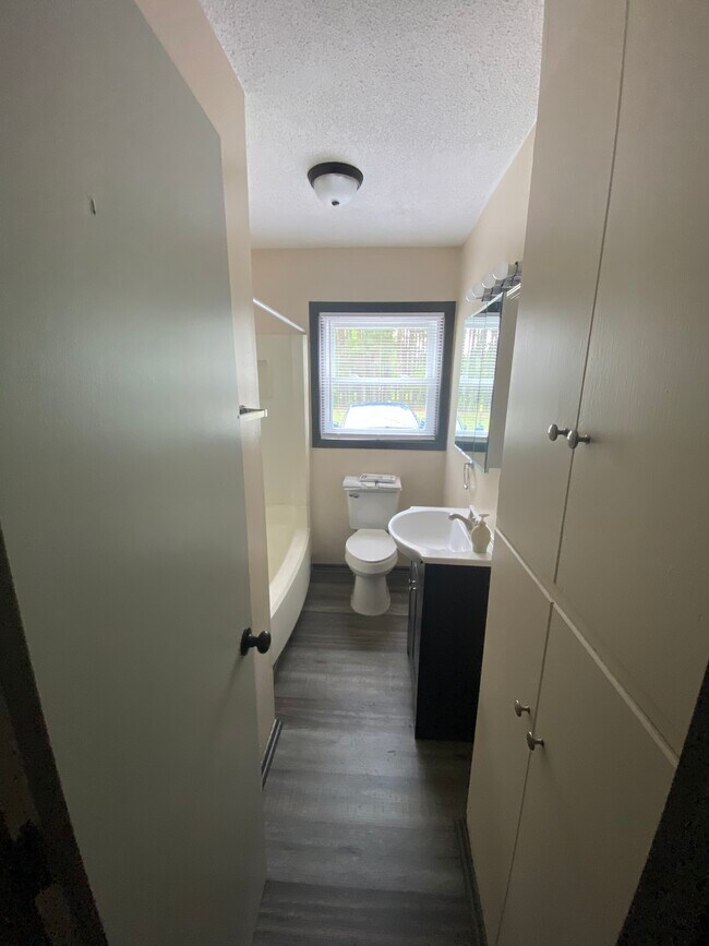 2033 Shelly St Apartments Newberry, SC