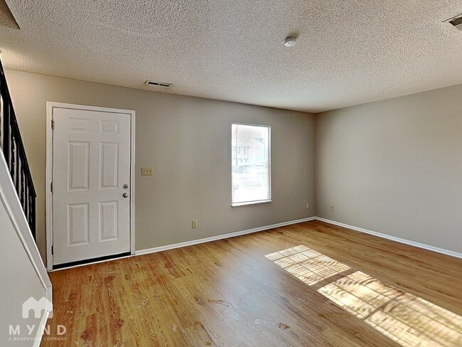 Photo - 1497 Ringfield Dr