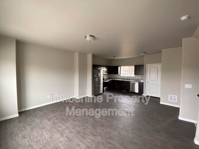 889 Grissom Dr.