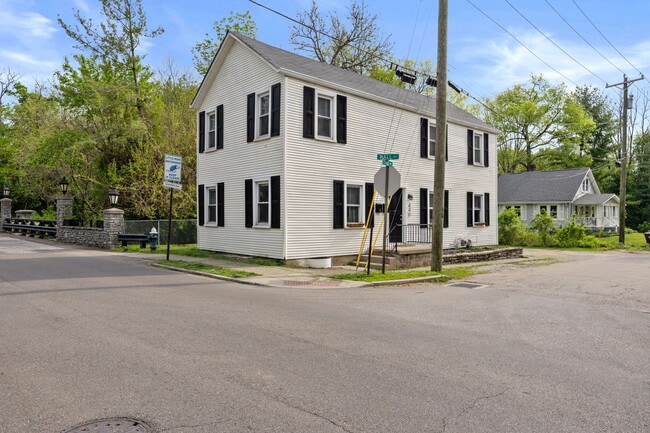 Building Photo - 446 Ohio Ave Unit 1 Rental