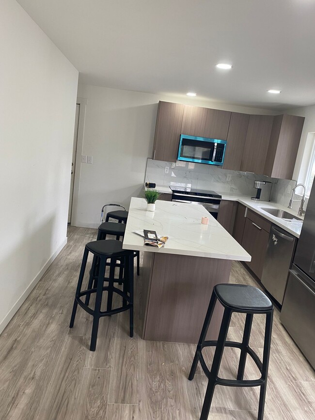 Building Photo - 126 K St NE Rental