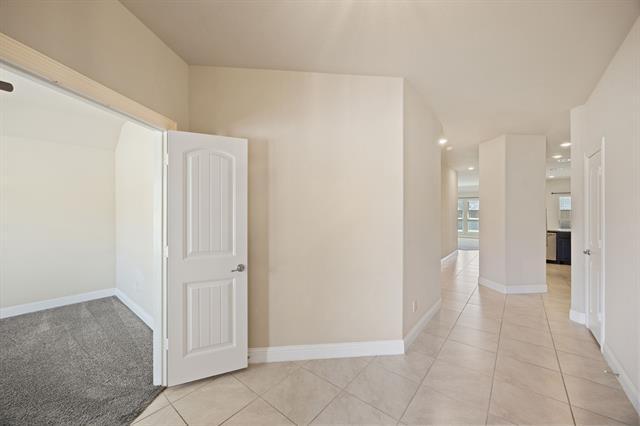 Photo - 945 Bluebird Way