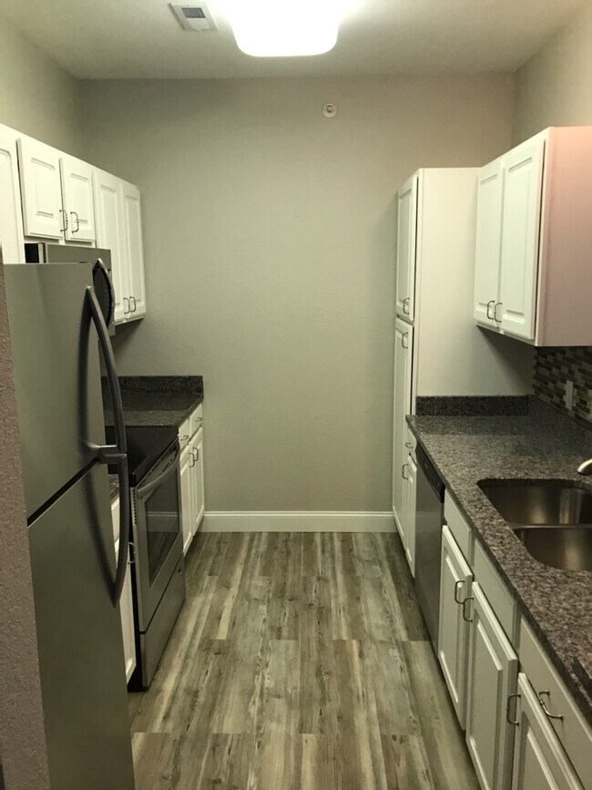 kitchen 2 - 2718 Northview Rd Unit #24