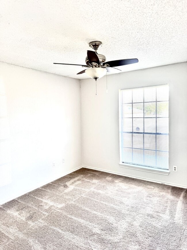 Photo - Midway 2/2 duplex