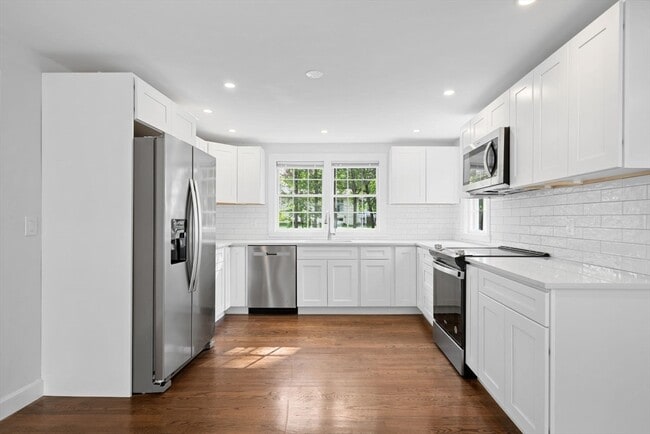 Photo - 125 Beacon St House