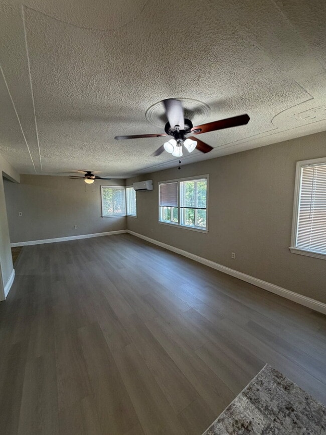 Photo - 2650 3rd Ave