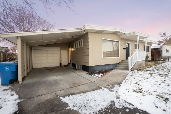 Photo - 716 Wyldwood Ln