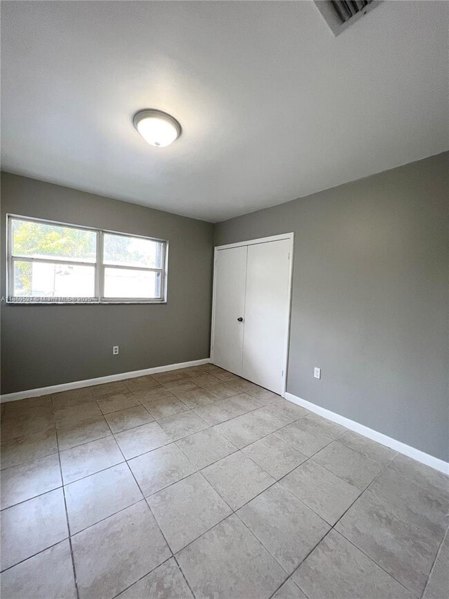 Building Photo - 7632 NE 3rd Pl Unit 5 Rental