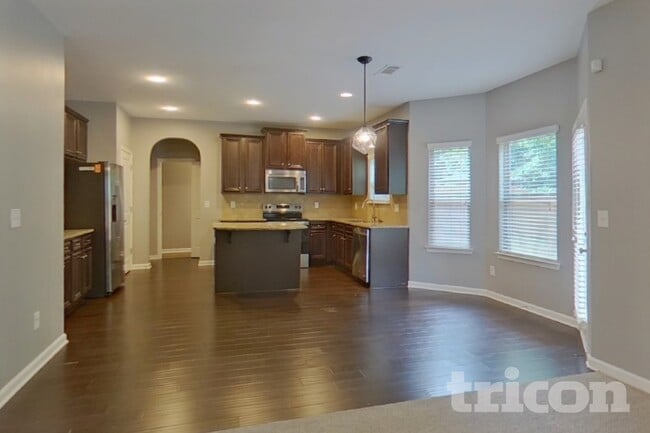 Photo - 1562 Pressley Ln