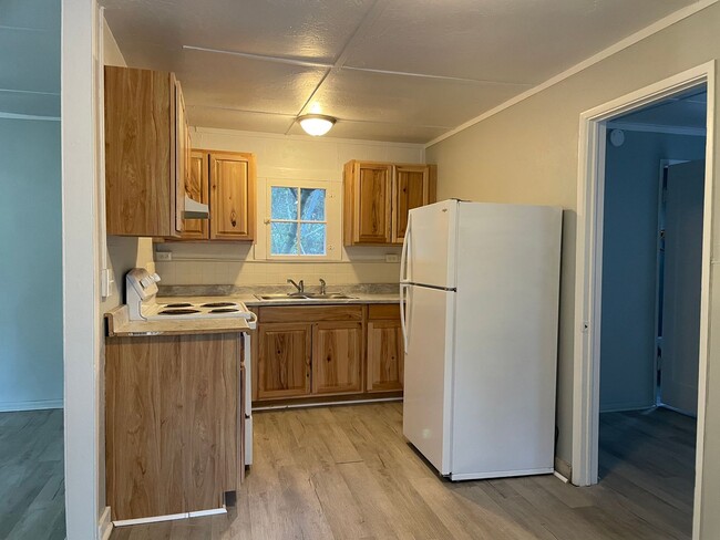 Photo - Cute Bungalow Style 1 Bedroom 1 Bath Home--Washer/dryer included!!