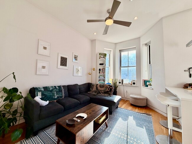 Photo - 1607 Tremont St Unit 2