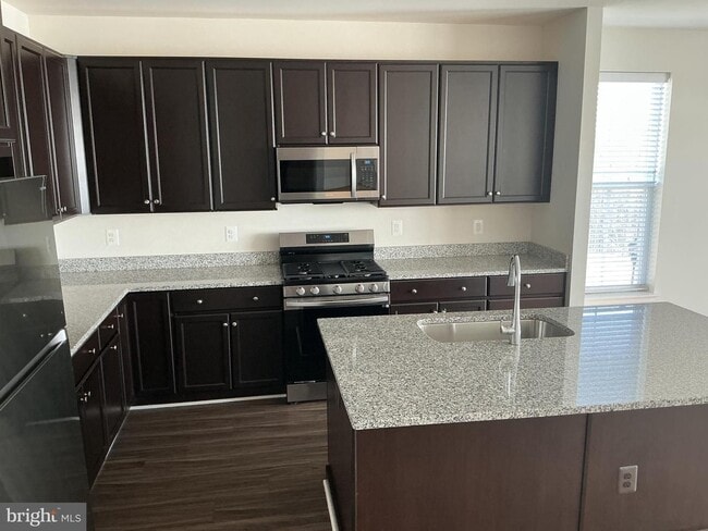 Photo - Great rental in Embrey Mill!