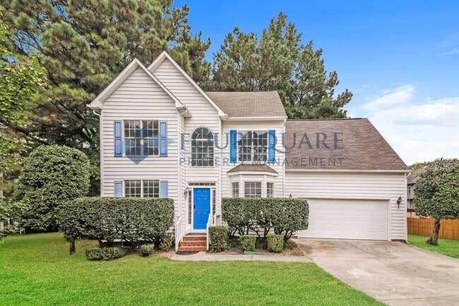 Building Photo - Spacious 4-Bed Home with Double-Height Cei...