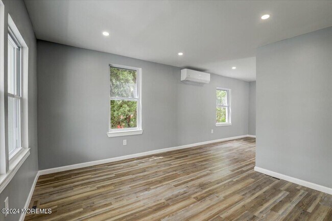 Photo - 1957 W Lake Ave