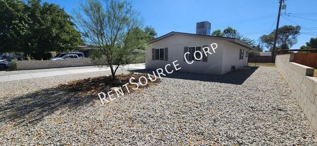 Photo - 44615 4th St E