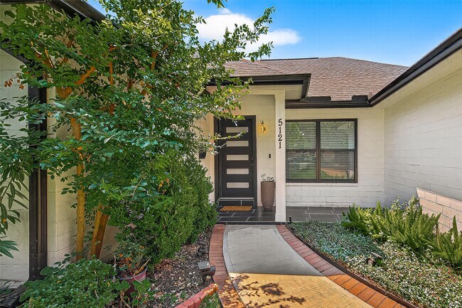 Photo - 5121 Locust St