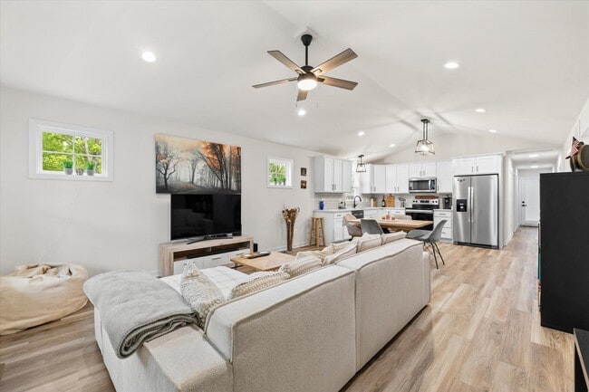 Photo - 1274 Holly Vista Dr