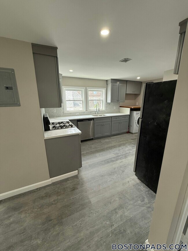 Photo - 16 Long Ave Unit 3