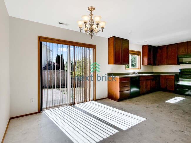 Photo - 4 Bed and 2.5 Bath Single-family Home is A...