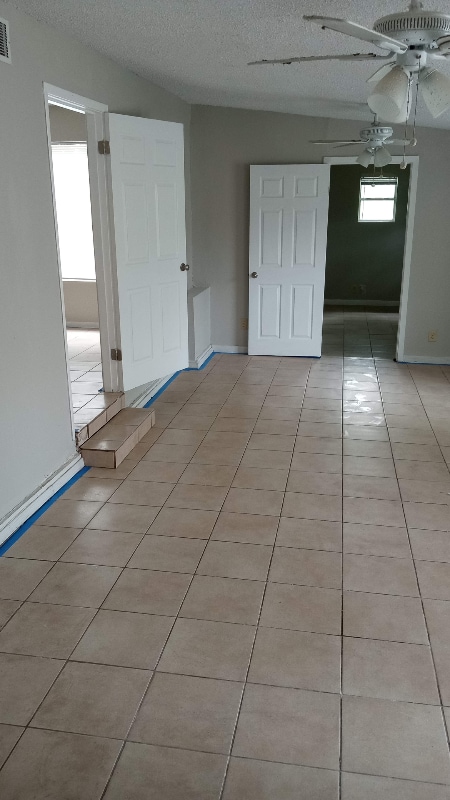 Photo - 230 Schmeltzer Ln