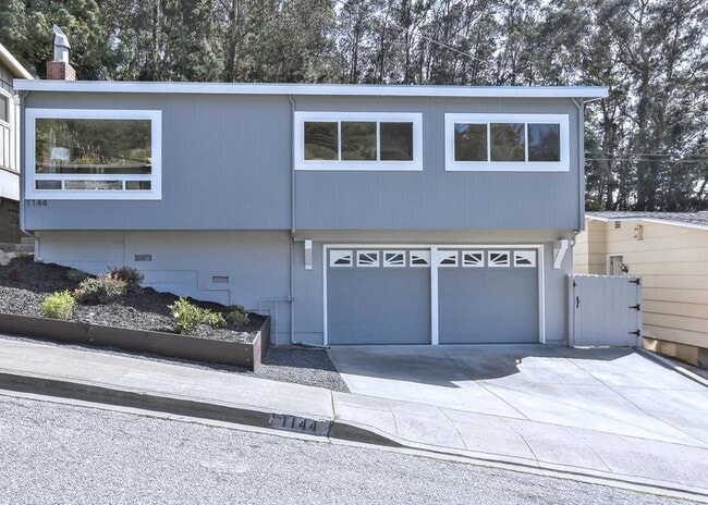 Building Photo - 1144 Valencia Way Rental