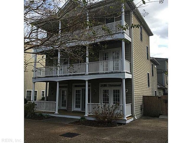 Building Photo - 212 85th St
