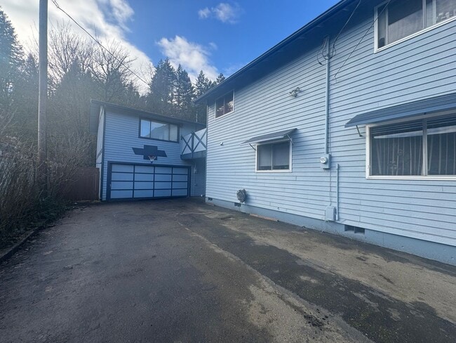 Photo - Lovely In-Town Shelton Home!