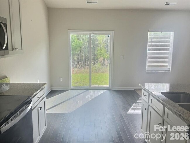 Photo - 2112 Lanza Dr