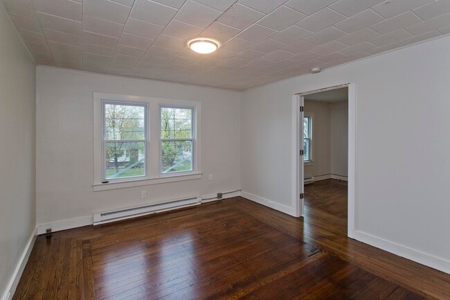 68 Fairview Ave Unit 2