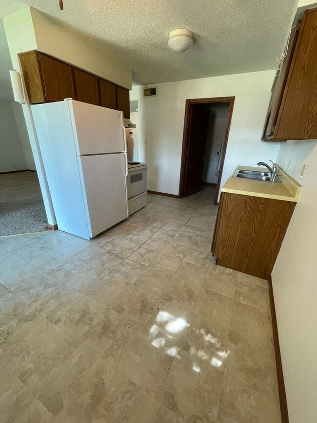 Building Photo - 106 W Southampton Dr Unit 4601 Bethel