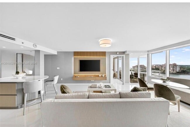 Building Photo - 400 South Pointe Dr Unit 1501