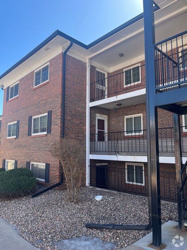 Building Photo - Remodeled 3bedroom 2bath Unit 313 Rental
